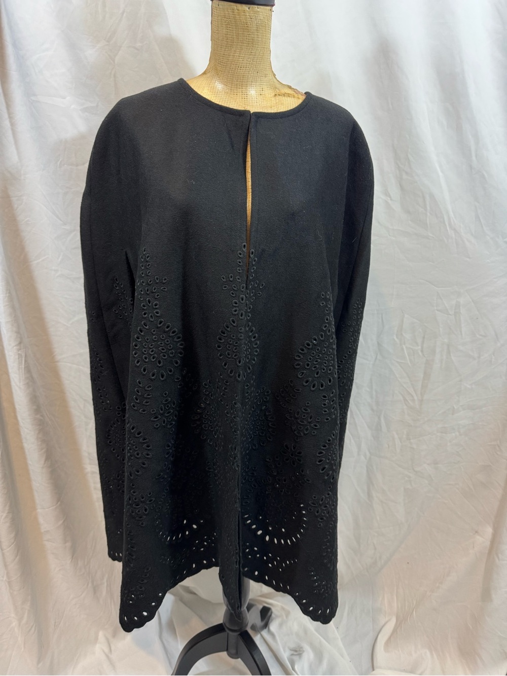 White House Black Market Women’s Black Eyelet poncho M/L